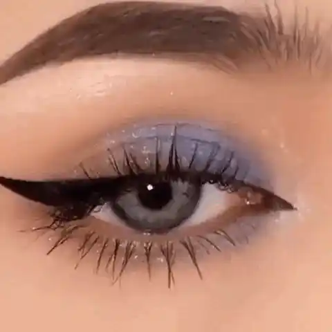 Colorful eye shadow pencils